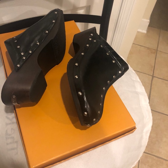 Shoes - Picture 3 of 6